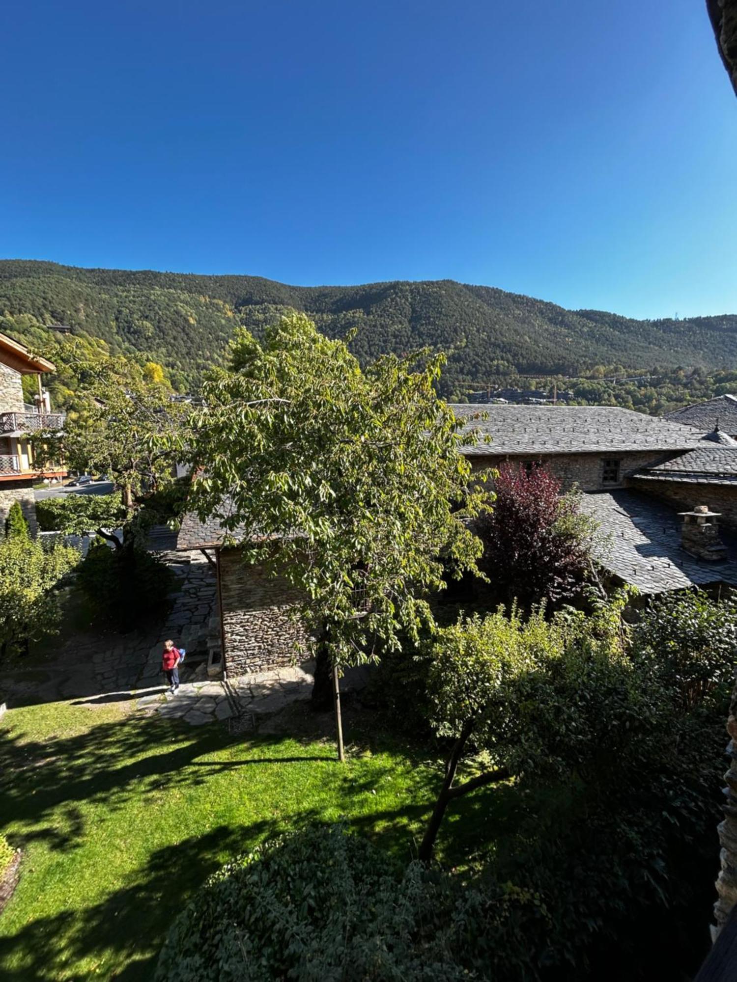 Hotel Santa Barbara De La Vall D'Ordino Exterior photo