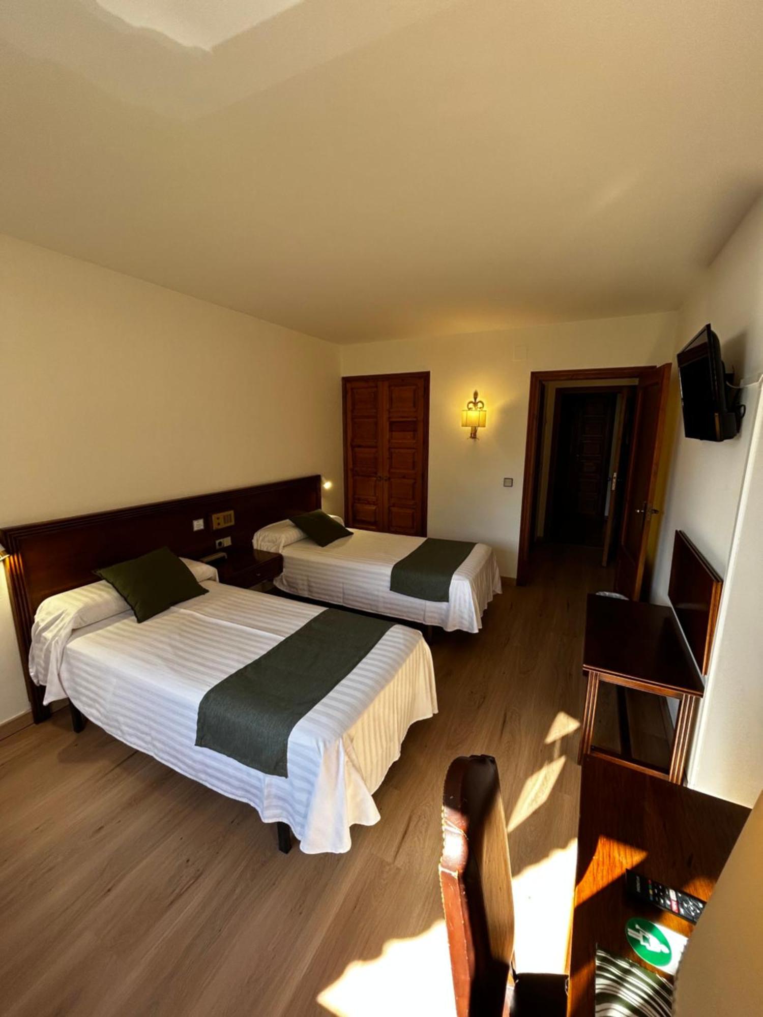 Hotel Santa Barbara De La Vall D'Ordino Exterior photo