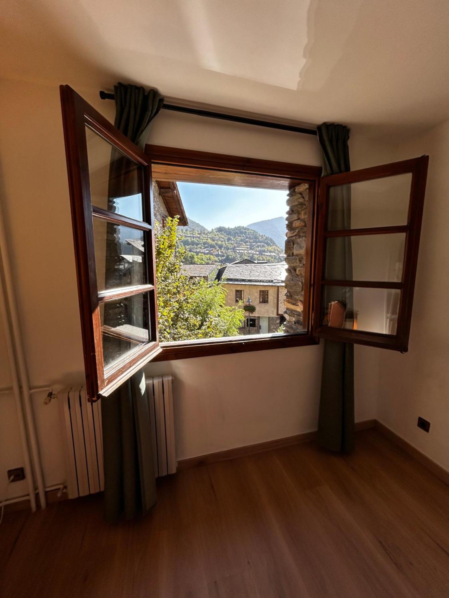Hotel Santa Barbara De La Vall D'Ordino Exterior photo