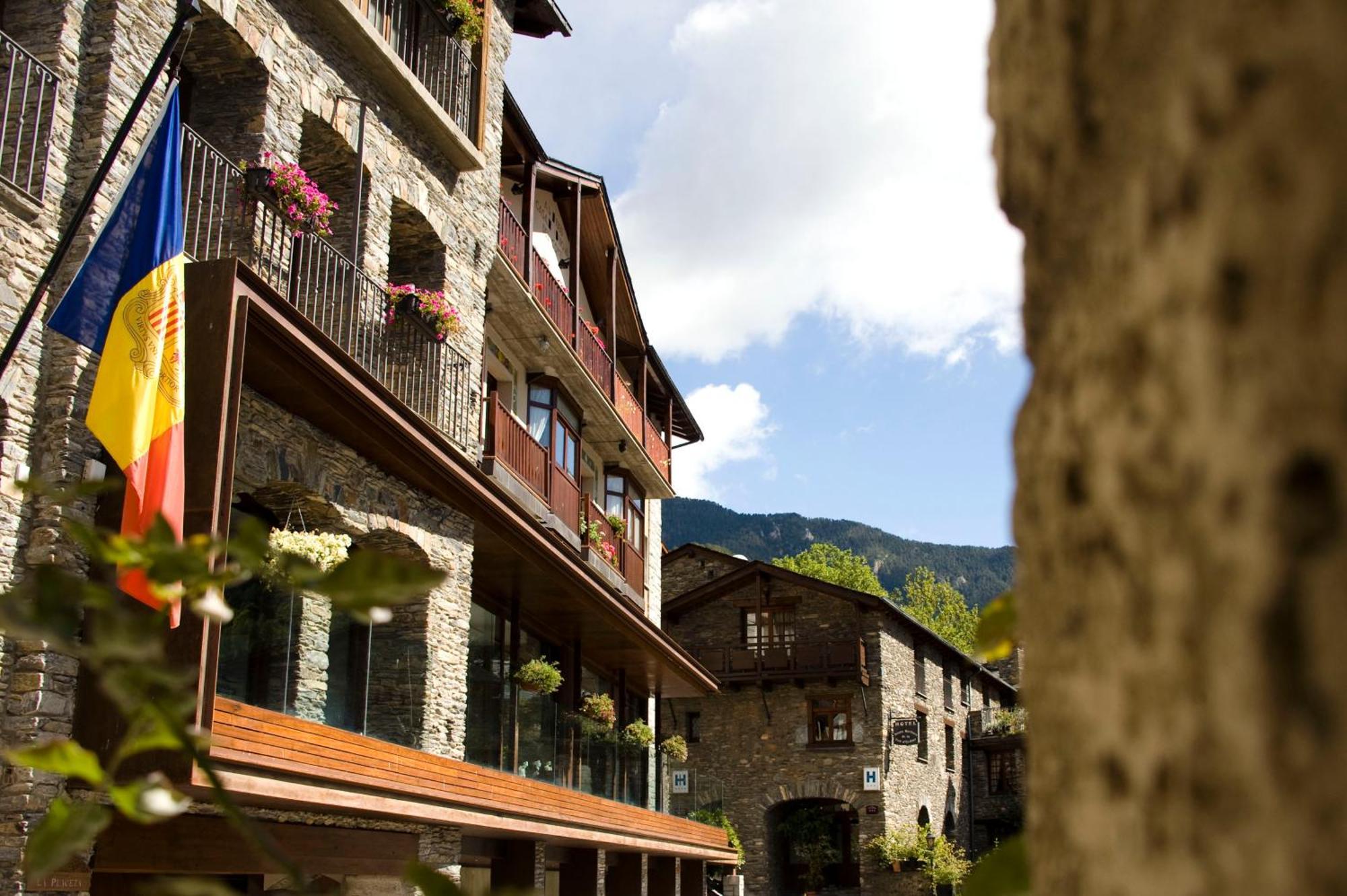 Hotel Santa Barbara De La Vall D'Ordino Exterior photo