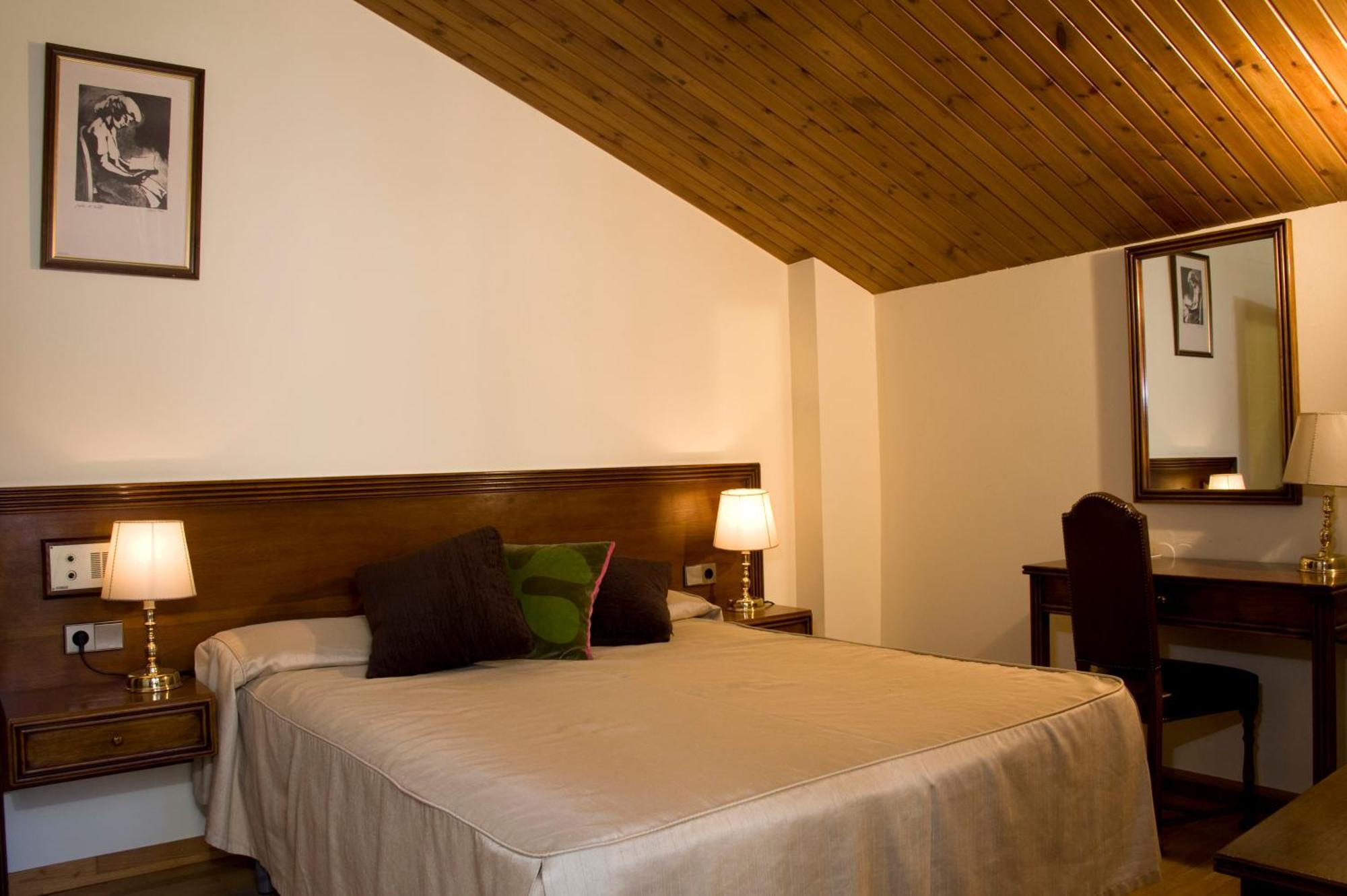 Hotel Santa Barbara De La Vall D'Ordino Room photo