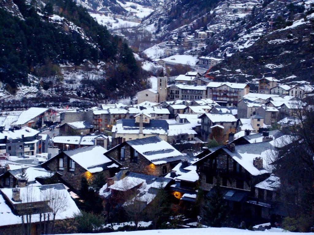 Hotel Santa Barbara De La Vall D'Ordino Exterior photo