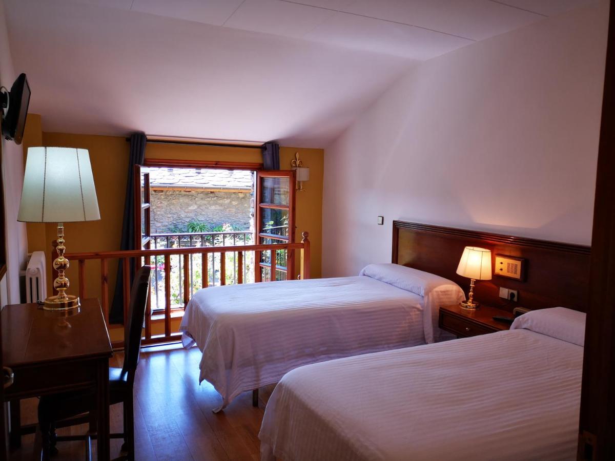 Hotel Santa Barbara De La Vall D'Ordino Exterior photo